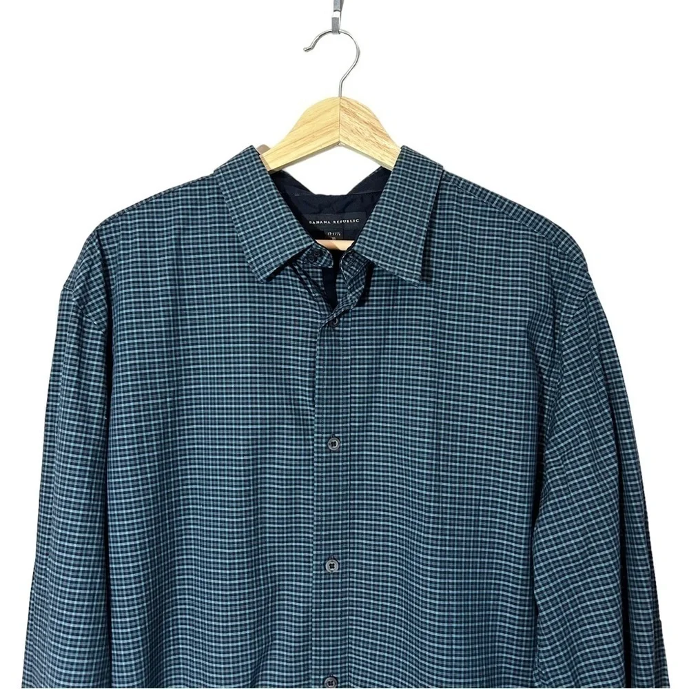 Banana Republic Blue Plaid Button Front Shirt Size XL  Great Used Condition